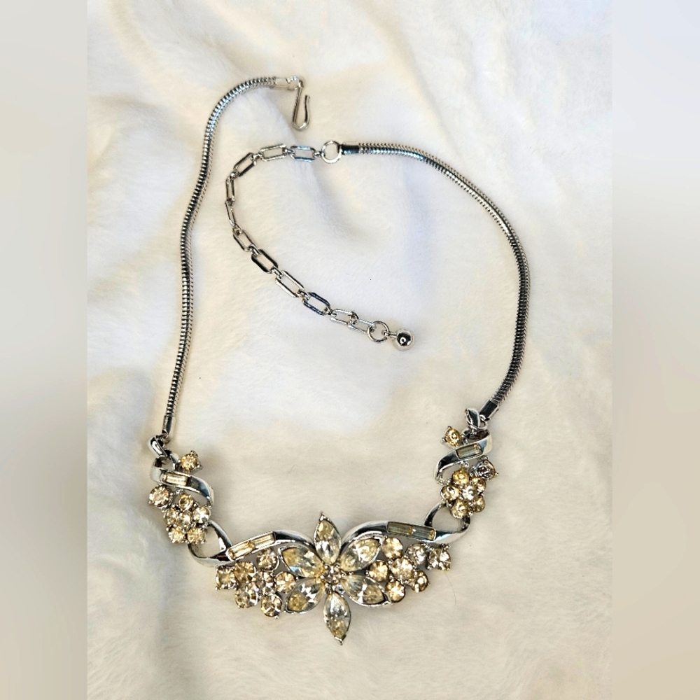 Vintage Coro Pegasus Design silver Tone Finish Floral Drop Necklace